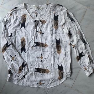 Bb Dakota blouse with slit open sleeves- Small